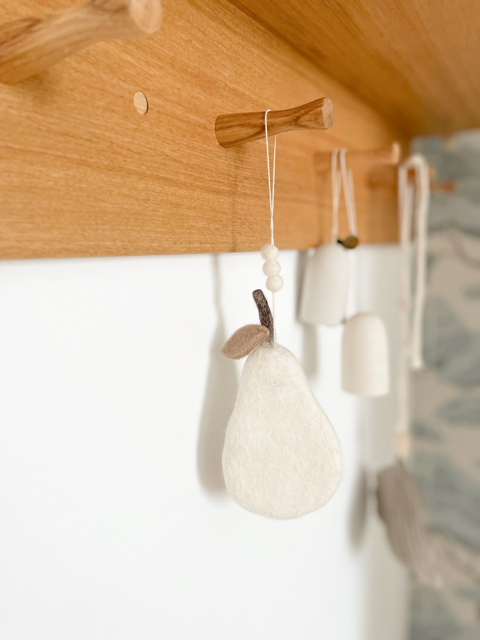 Suspension Poire en laine feutrée Bee Bohème