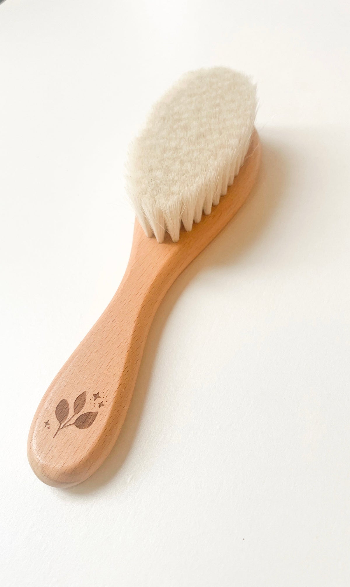 Brosse à cheveux bébé en bois de hêtre et poils de chèvre