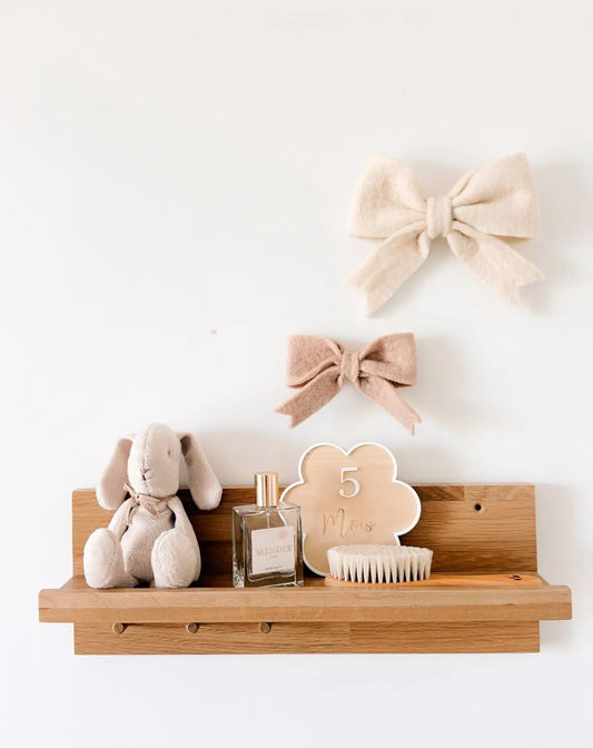 Duo de nœuds muraux blanc et blush en laine feutrée, décoration pour chambre de bébé
