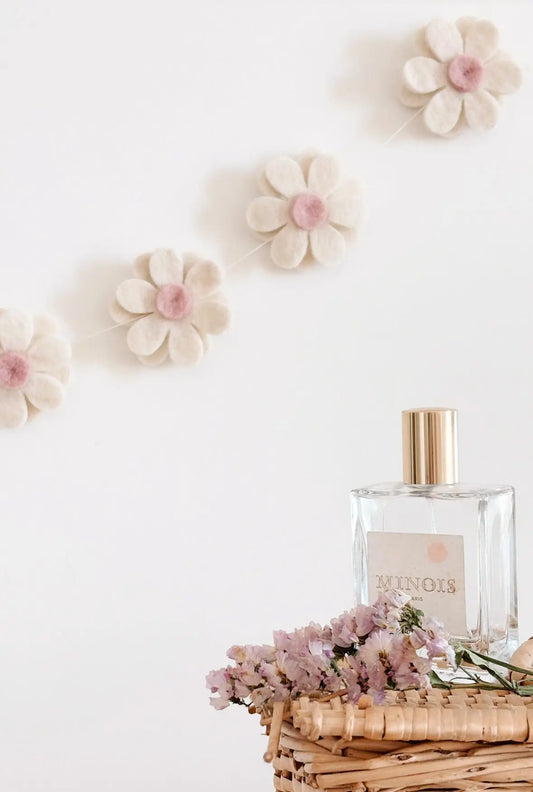Guirlande Fleurs Roses en laine feutrée Bee Bohème