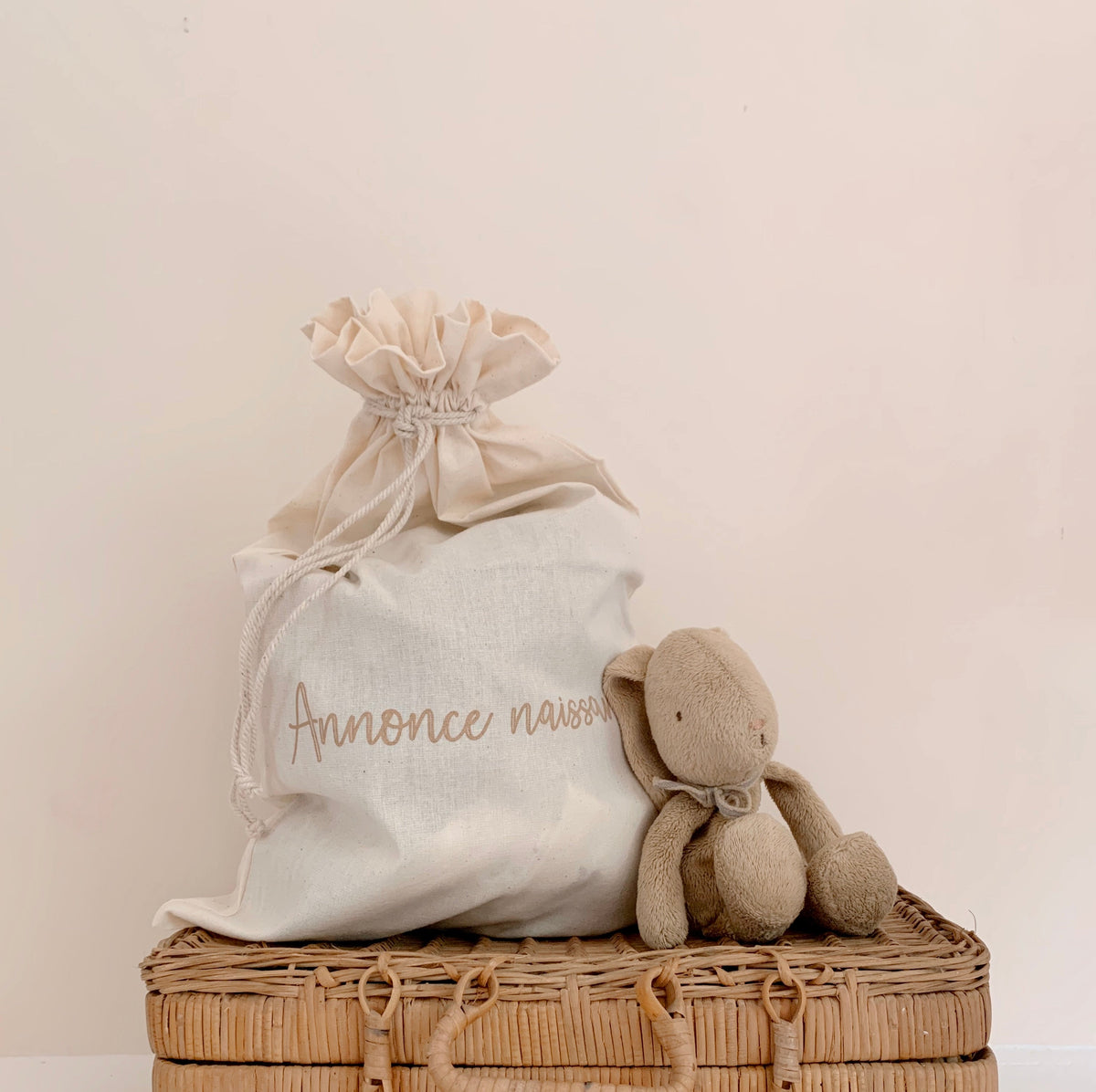 Pochon pour ranger les tenues de bébé dans la valise de maternité